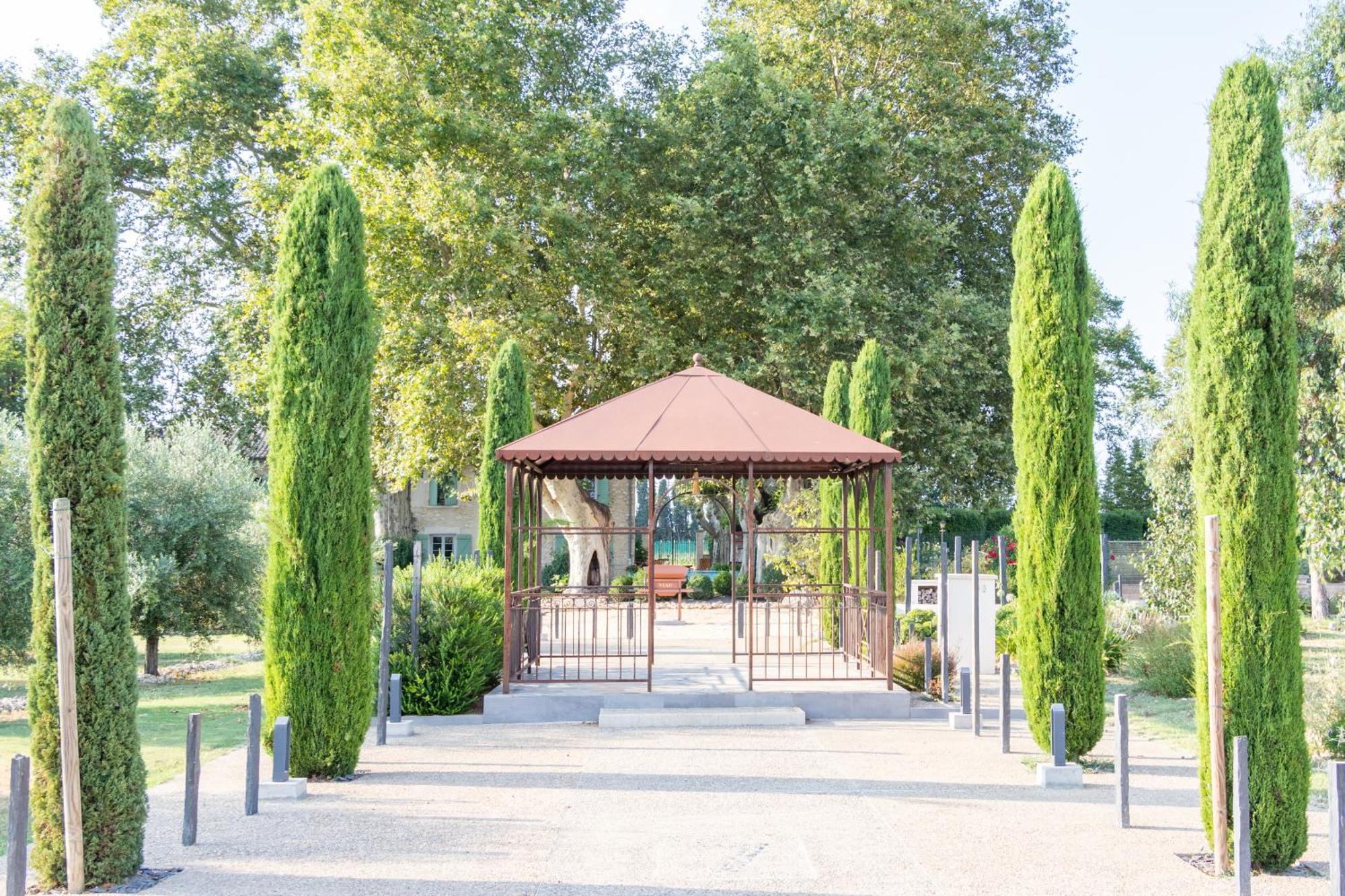Mas Le 7 Bed & Breakfast Saint-Andiol Exterior photo