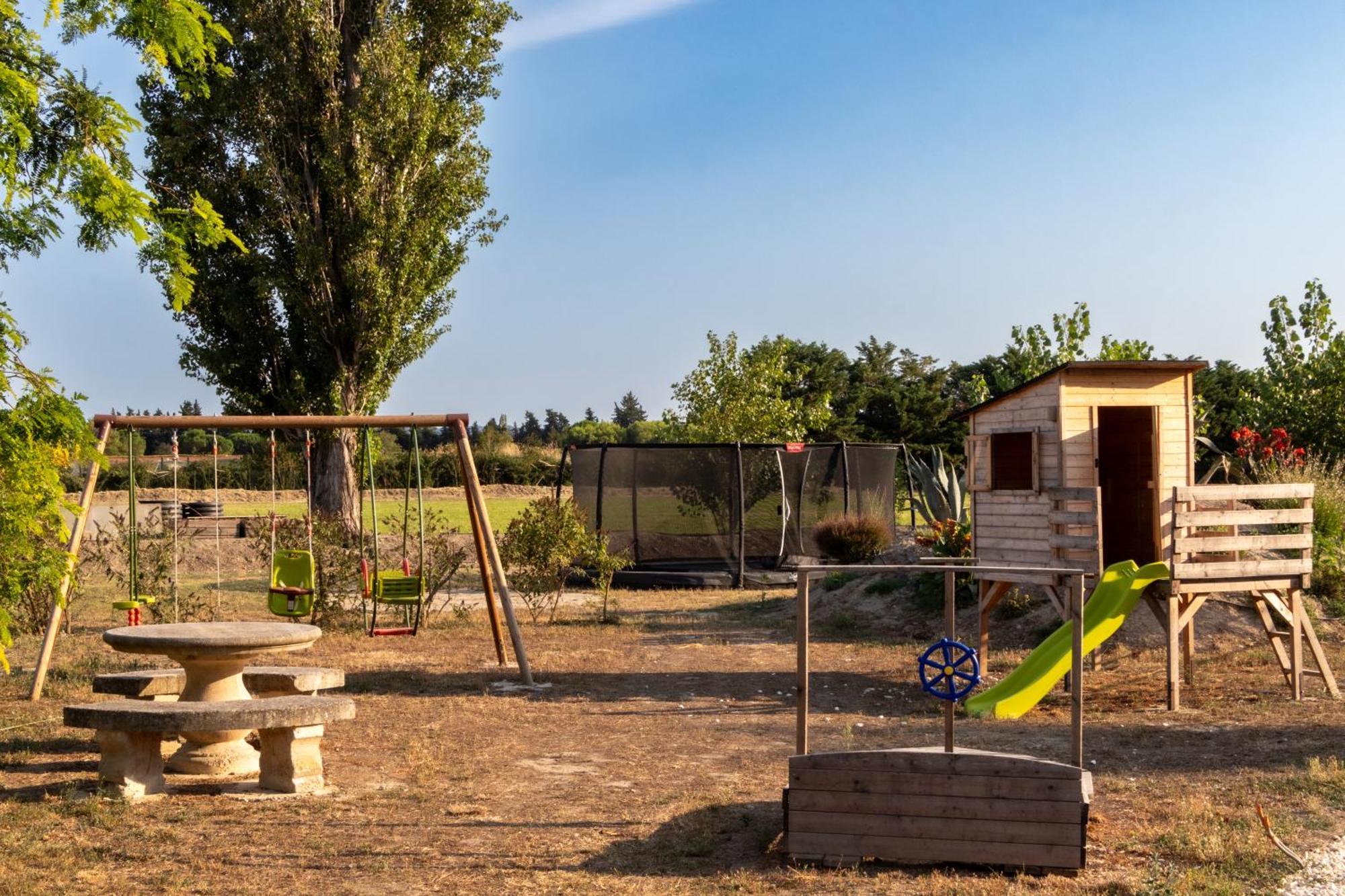 Mas Le 7 Bed & Breakfast Saint-Andiol Exterior photo