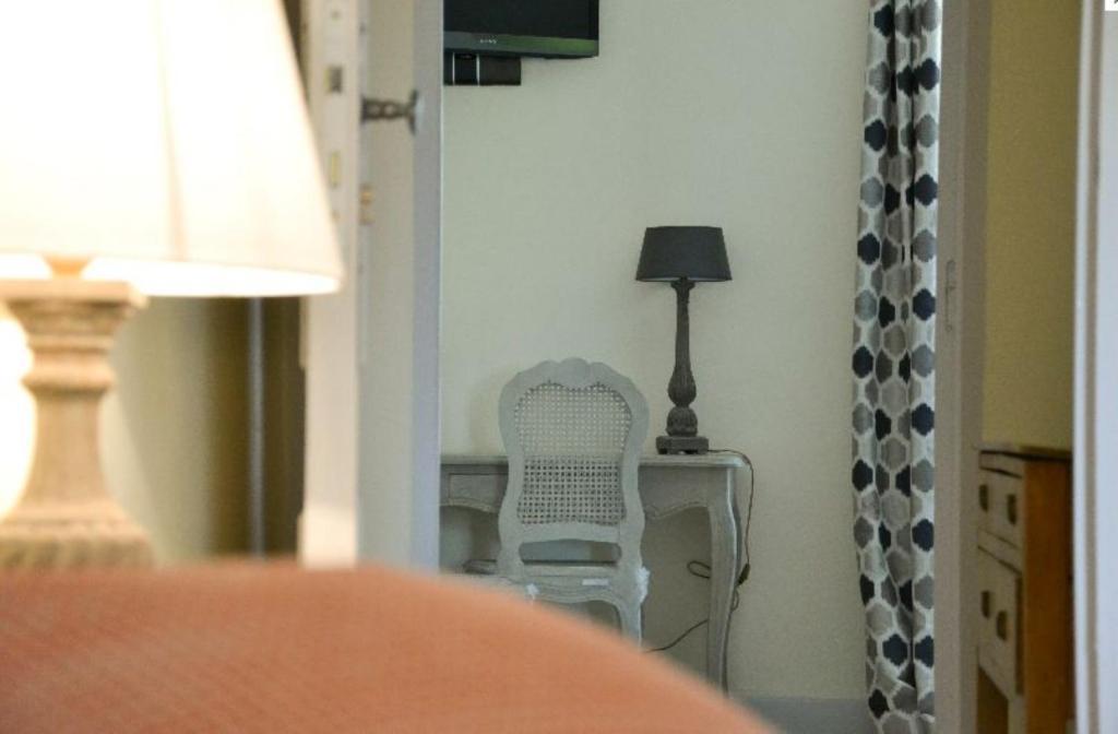 Mas Le 7 Bed & Breakfast Saint-Andiol Exterior photo