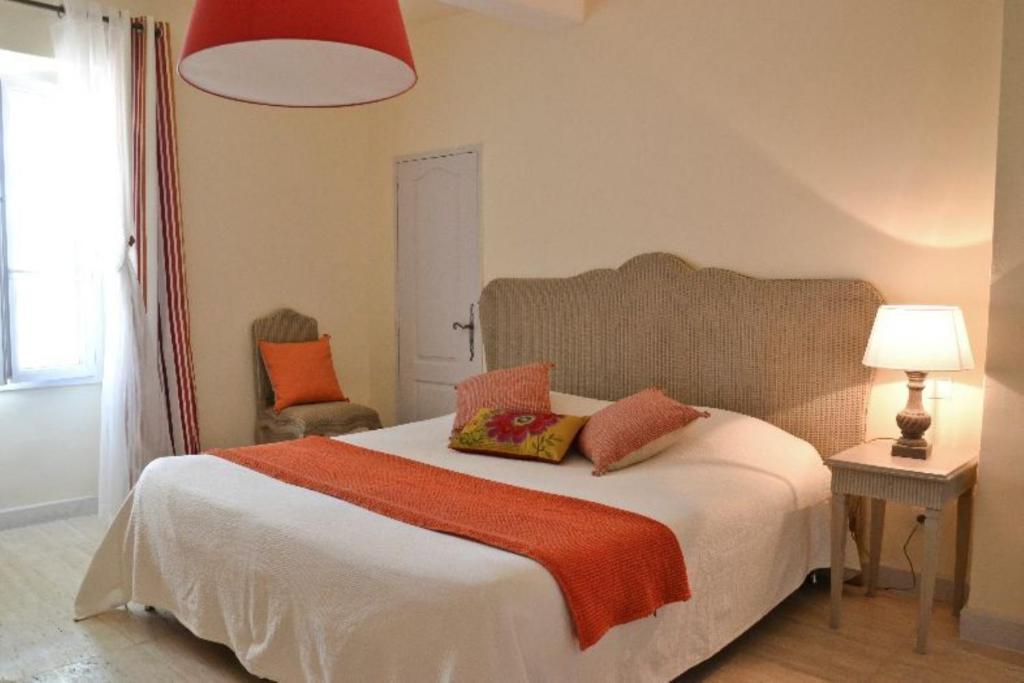 Mas Le 7 Bed & Breakfast Saint-Andiol Exterior photo