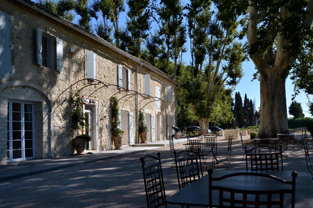 Mas Le 7 Bed & Breakfast Saint-Andiol Exterior photo